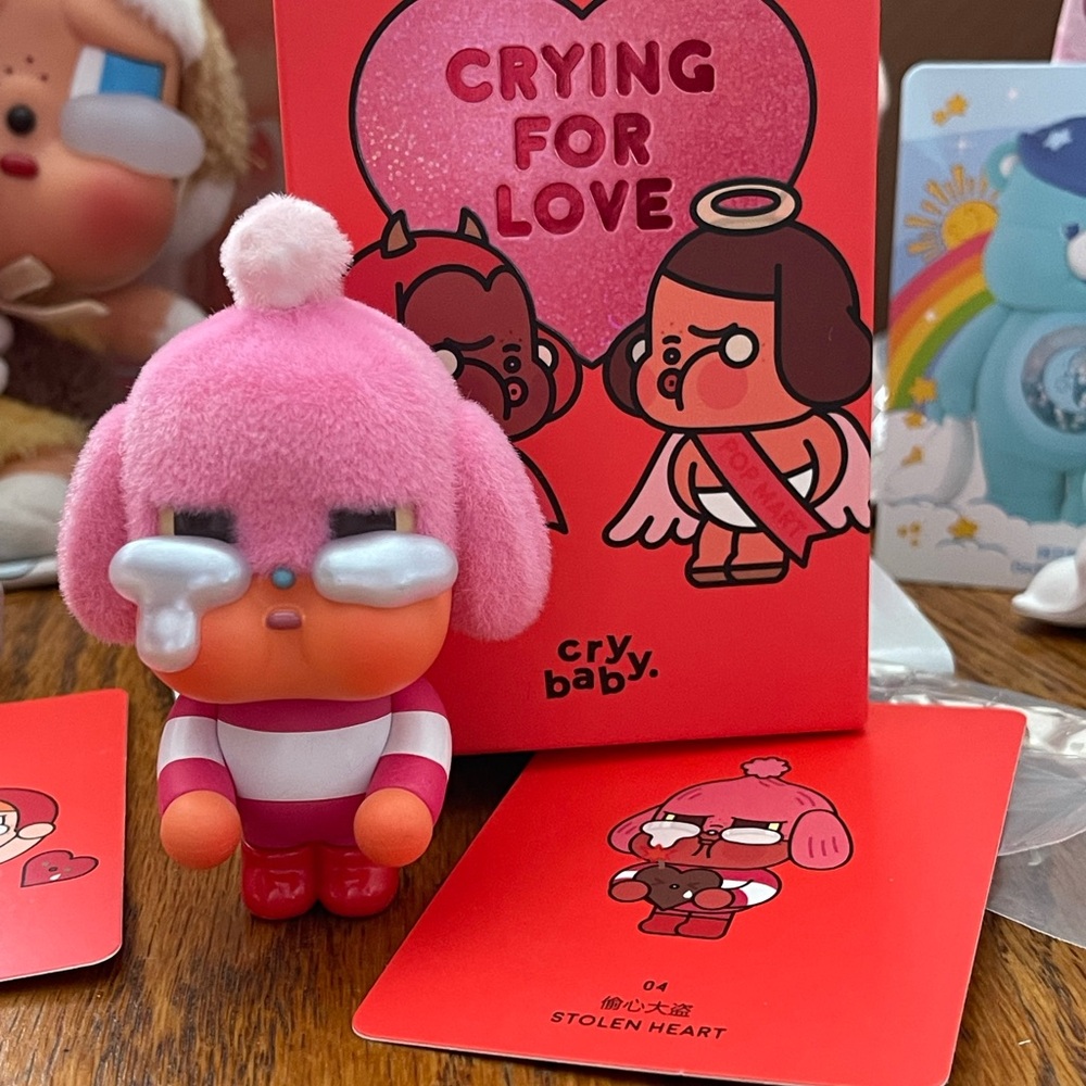 Pop Mart Cry baby Crying for love (Stolen Heart)